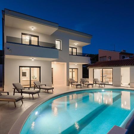 Villa Cascada Muntic Экстерьер фото