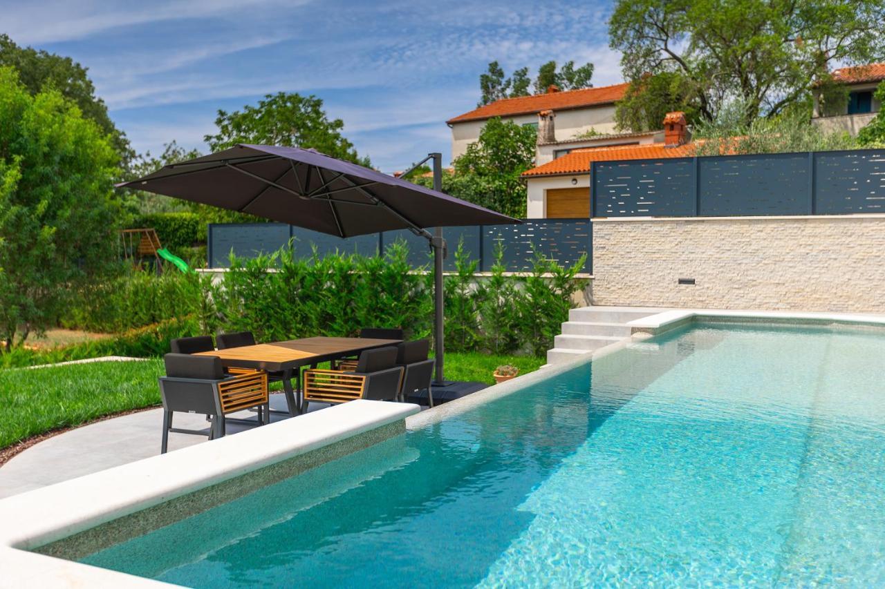 Villa Cascada Muntic Экстерьер фото
